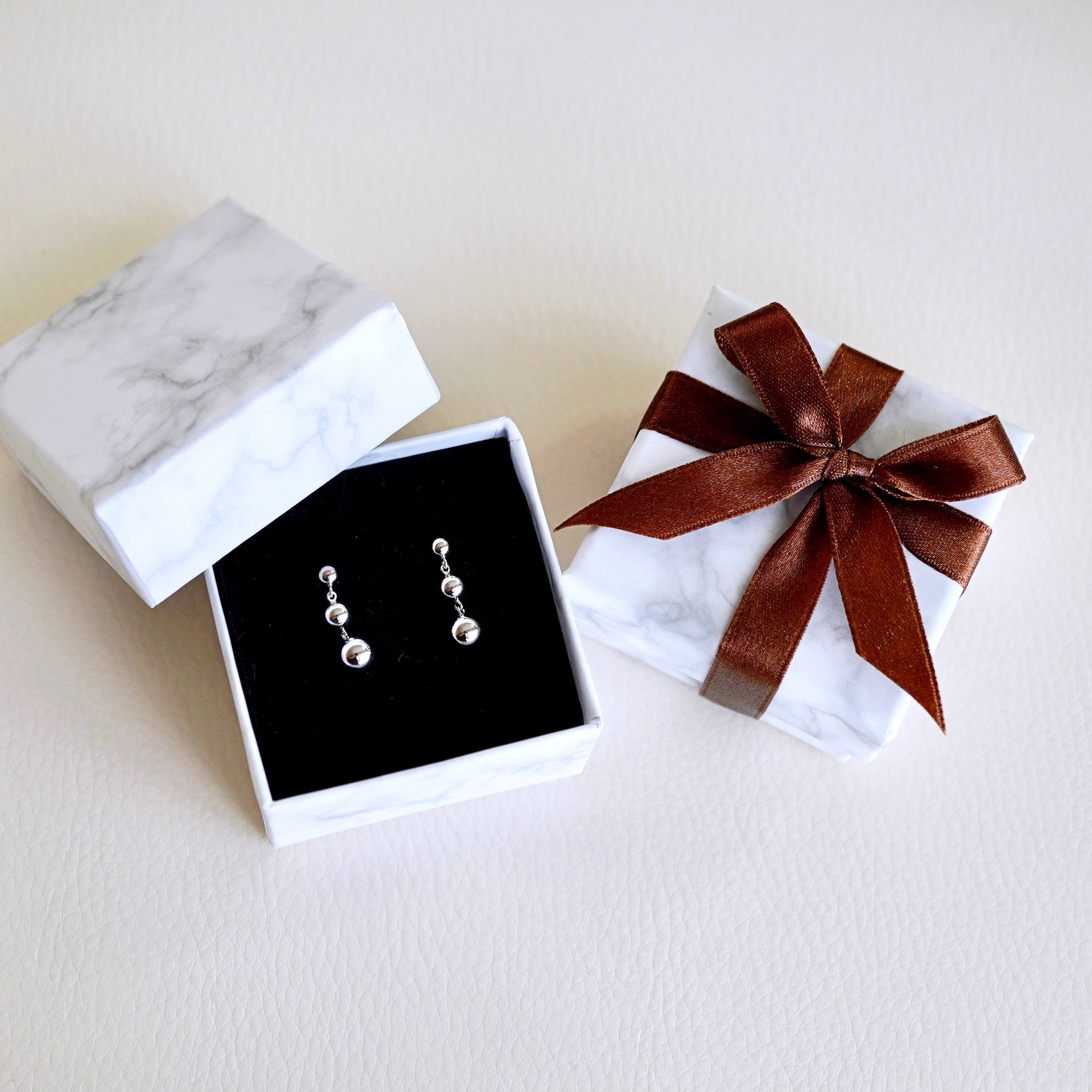 K18WG(18金) ホワイトゴールド 地金 ボール 3連 ピアス  保証書付 M760-1 242-030-a