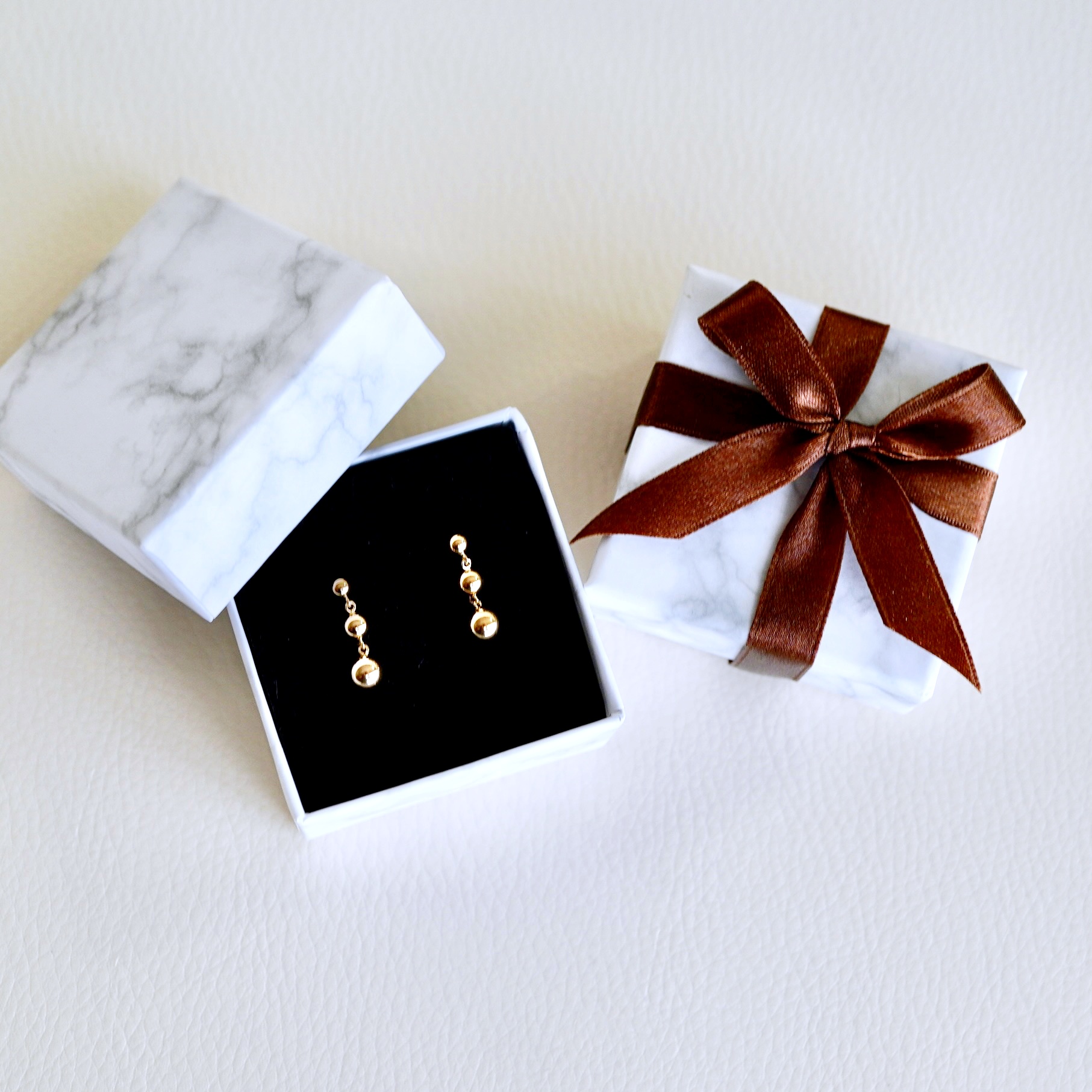 K18(18金) イエローゴールド 地金 ボール 3連 ピアス  保証書付 M760-1 242-030-b