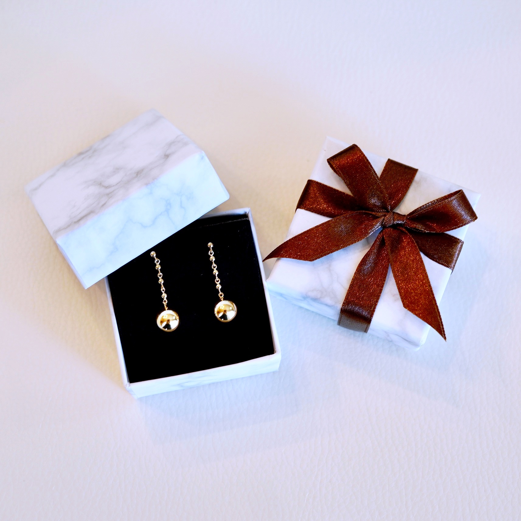 K18(18金) イエローゴールド ボール チェーン ピアス 地金 中空(直径8mm)  保証書付 M1059 242-038