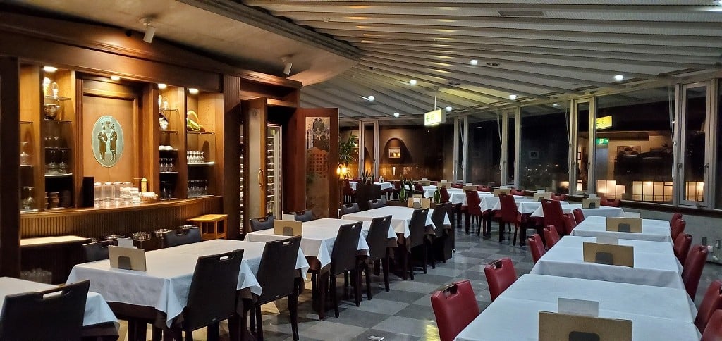 勝沼ぶどうの丘レストラン ペアディナー券（KBO）E-1306