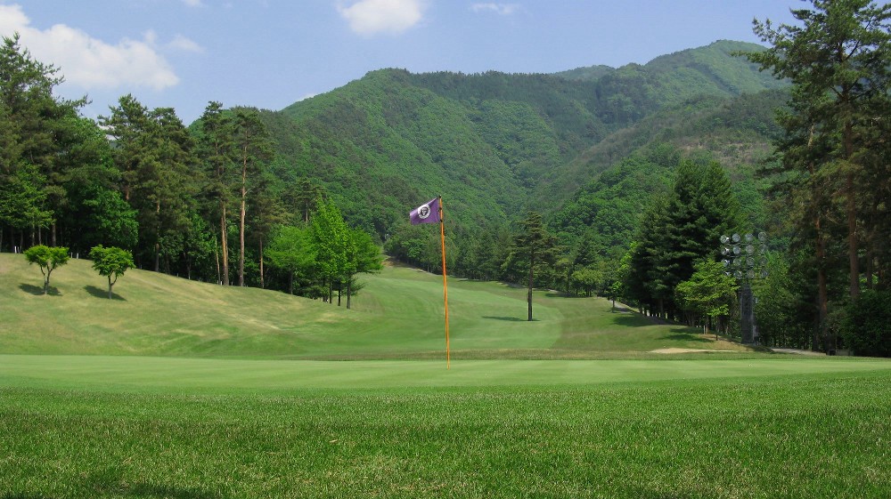 勝沼ゴルフコース　平日ゴルフプレー補助利用券　3,000円分 B-1310