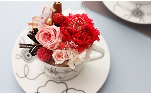 プリザーブドフラワーのカップアレンジメント [5839-1332]