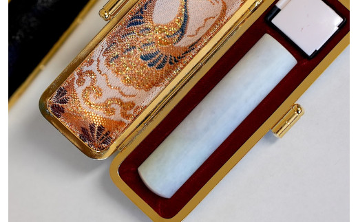 ラベンダー本翡翠13.5mm丸×60mm丈　実印又は銀行印　オーストリッチケース付　桐箱入り[5839-2023]