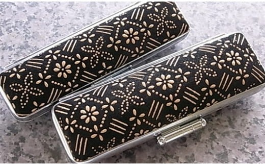 老舗ハンコメーカーが作ったハンコ。象牙（15mm）・黒水牛（12mm）２本セット　甲斐黒印伝ケース付  [5839-1330]