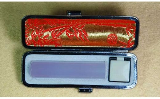 【天然石】白瑪瑙(しろめのう)/ムーンストーン印鑑　18mm丸60mm丈　トカゲ革ケース [5839-1735]