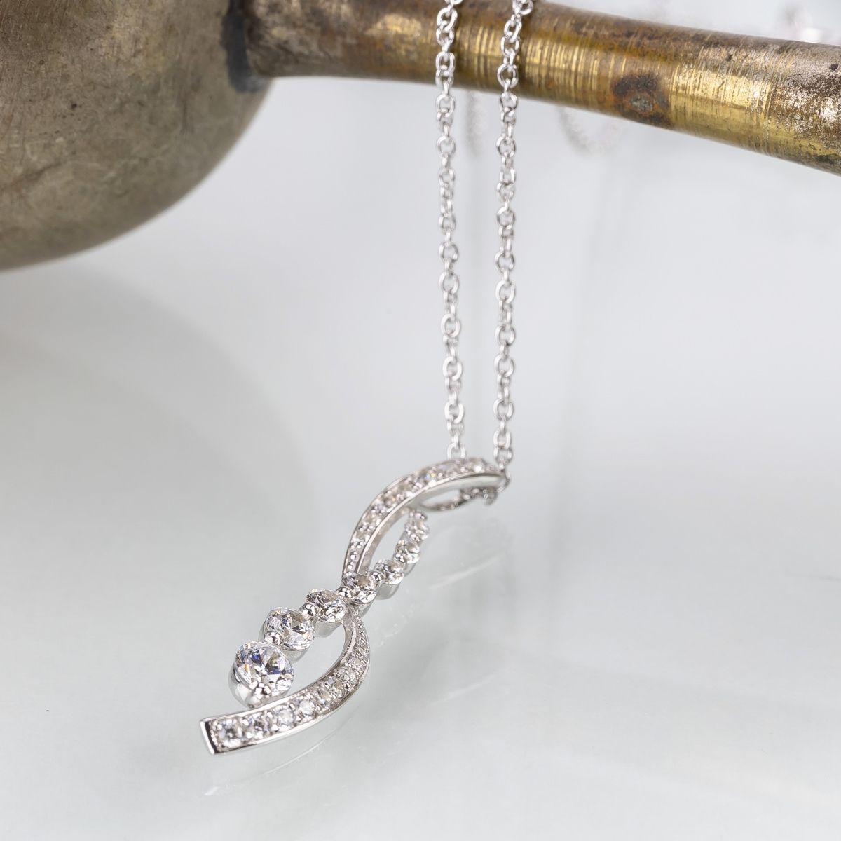 ダイヤ ネックレス pt900 ダイヤモンドネックレス 0.60ct （RP-MN-775）鑑別書 保証書 ケース 付 ジュエリー アクセサリー ペンダント 宝石 プラチナ ギフト プレゼント 贈り物 記念日 お祝い 誕生日 人気 高級 山梨県 西桂町【n0609_liz】