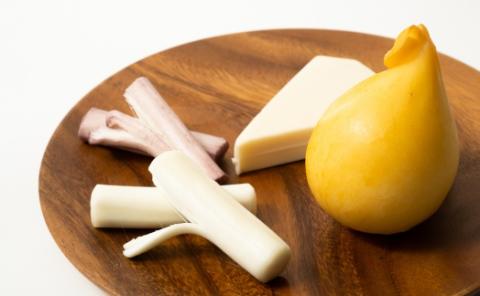 【河口湖チーズ工房】西湖セット・ストリング（プレーン・ワイン） FAQ007