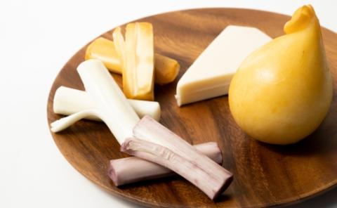 【河口湖チーズ工房】河口湖セット・ストリング（プレーン・ワイン） FAQ005