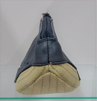 「鞄工房　香」くじらのポーチ ブルー FAA3005