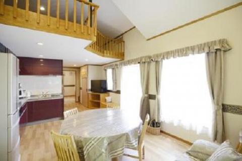 【河口湖カントリーコテージBan宿泊券】休前日ペア！グランピングリゾート＊1泊2日朝食付き FAA7024