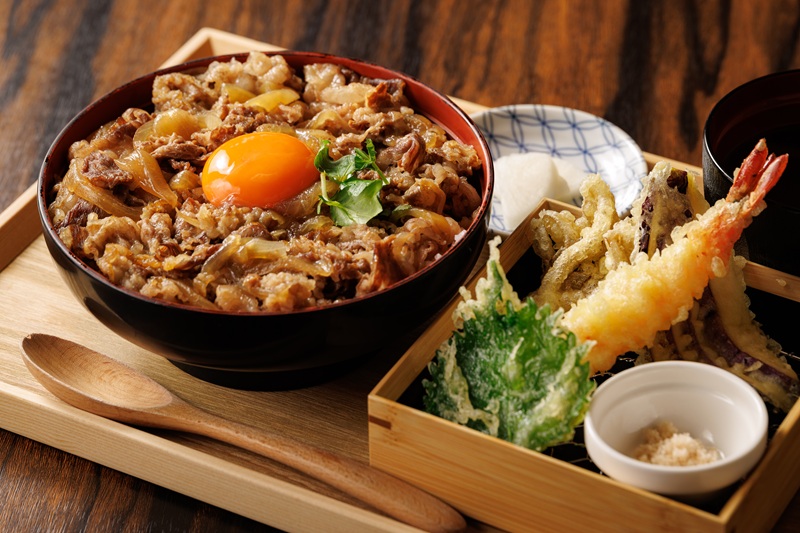 河口湖で特製ほうとうを楽しむ【紅梅や】お食事券20,000円分 FEK004