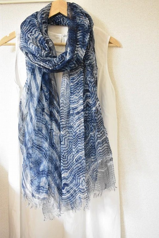 リネンストール藍染め 板締め絞り(極細麻糸ラミー)(男女兼用)天然素材ストール専門店muto FAA4028