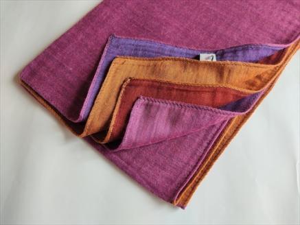 富士桜工房「やすらぎストール」ピンク×パープル×オレンジ×レッド 男女兼用ウール＆シルクの二重ガーゼ構造 FAA4018