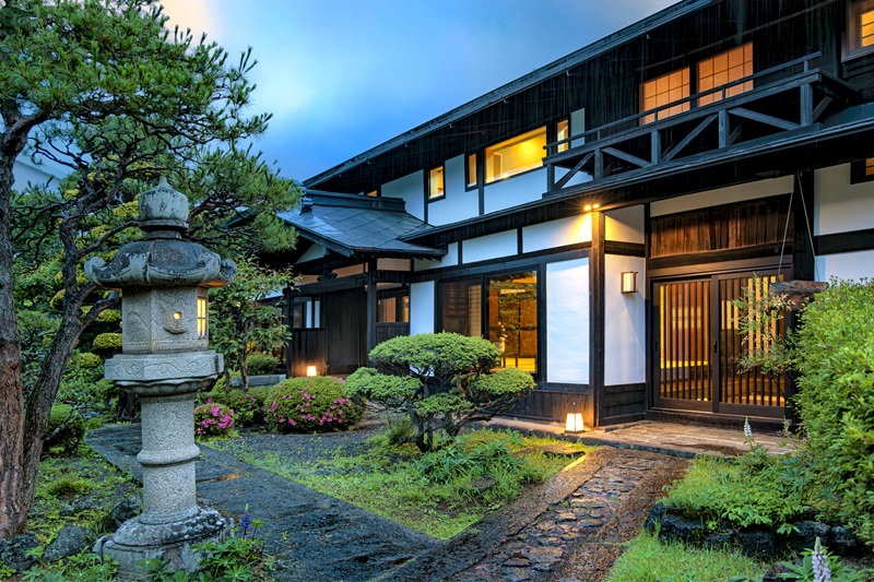 「岳麓翠苑」 一棟貸切　宿泊券330,000円分　※1泊食事別 FDZ001