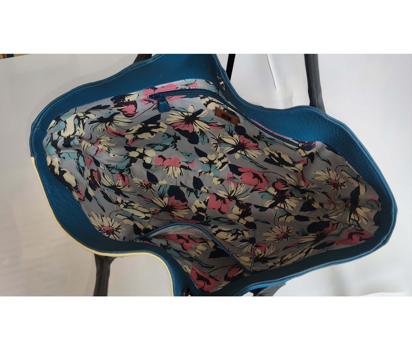 「鞄工房　香」鳥の二色トートバッグ （横型） FAA7066