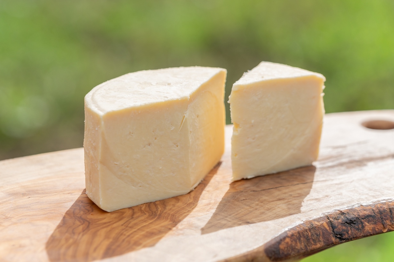 ナチュラルチーズ～グラスフェッド自家製生乳100％本場仕込みの手作りチーズ４種セット FAO002