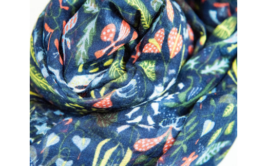 ふんわりシルクカシミヤストール スティグ・リンドベリ　ハーバリウム　ネイビー ／ ファッション 織物 山梨県【西桂町との共通返礼品】【tab0159】