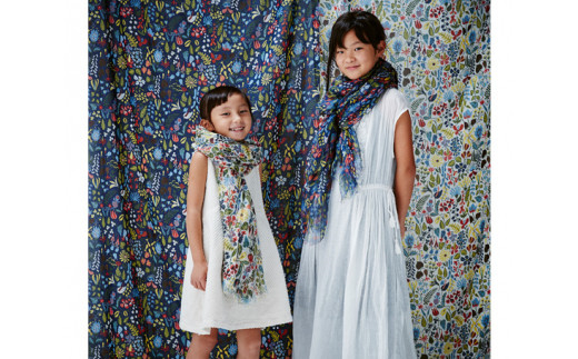 ふんわりシルクカシミヤストール スティグ・リンドベリ　ハーバリウム　ネイビー ／ ファッション 織物 山梨県【西桂町との共通返礼品】【tab0159】