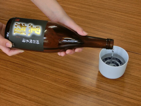 清酒 特別純米酒 黒耀 1.8L 2本セット