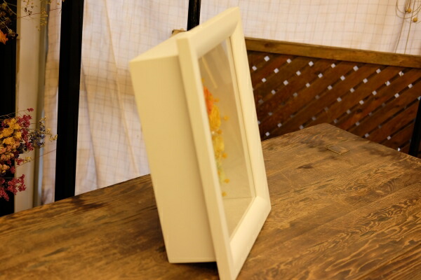 空間を華やかに　プリザーブドフラワー「フレーム（L）」お任せ