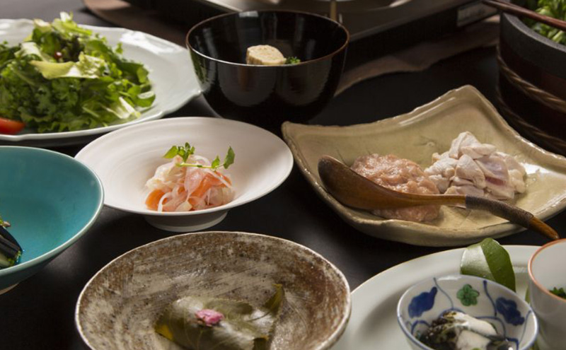 信州の秘湯　三水館　宿泊ギフト券10,000円分　温泉旅館 鹿教湯温泉 プレゼント 旅行 カップル ファミリー 誕生日