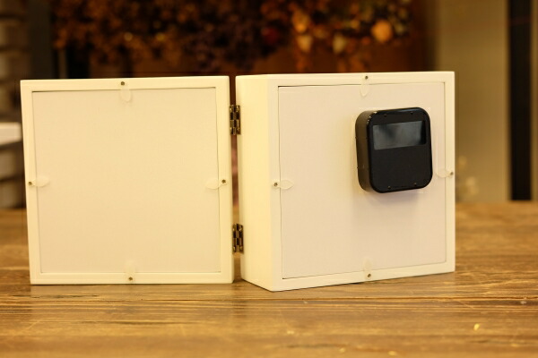 空間を華やかに　プリザーブドフラワー「時計付きフォトフレーム」レッド＆ピンク系