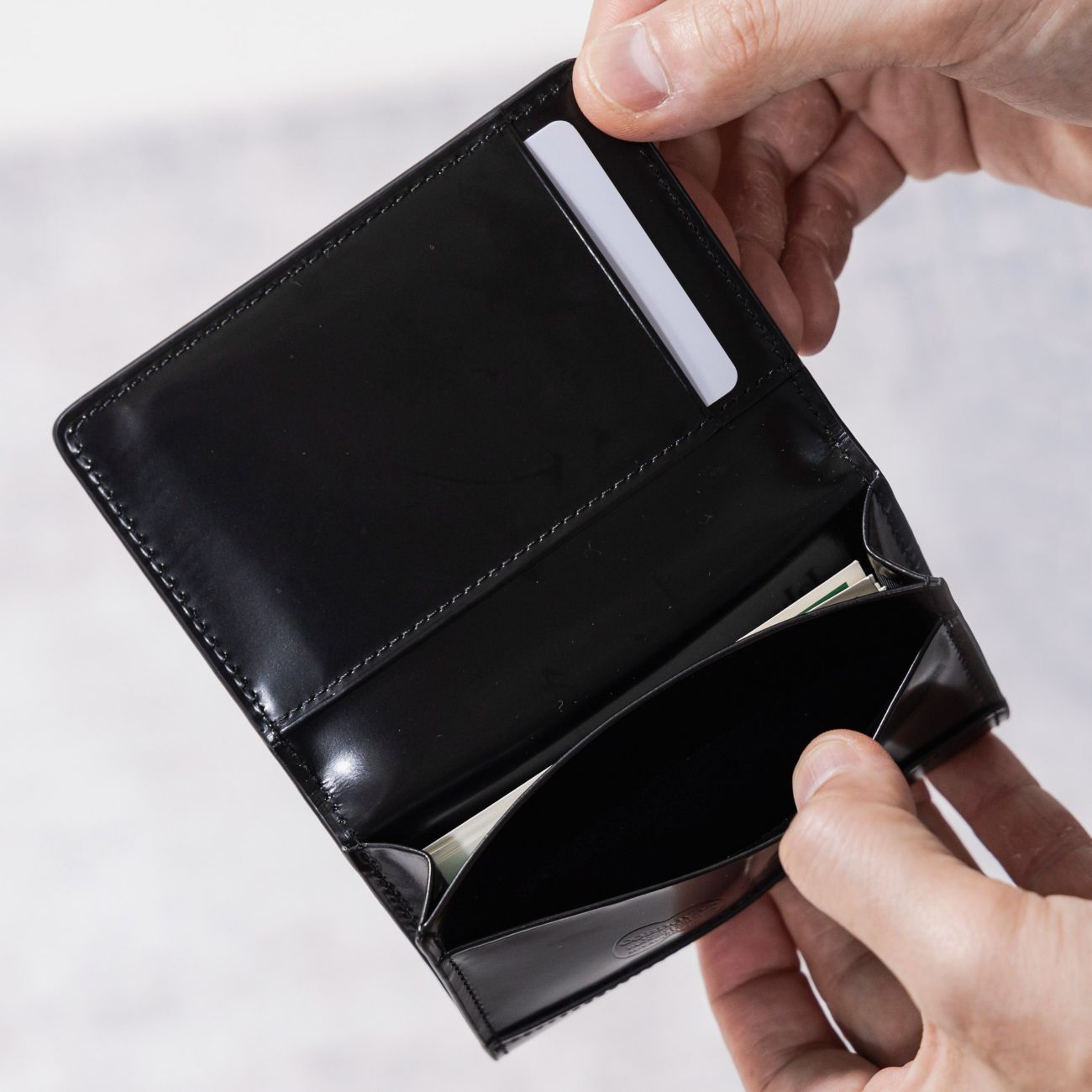 コードバン 名刺入れ FLYING HORSE ( フライングホース ) | ビジネス 名刺 入れ 革 ホース レザー 長野県 飯田市