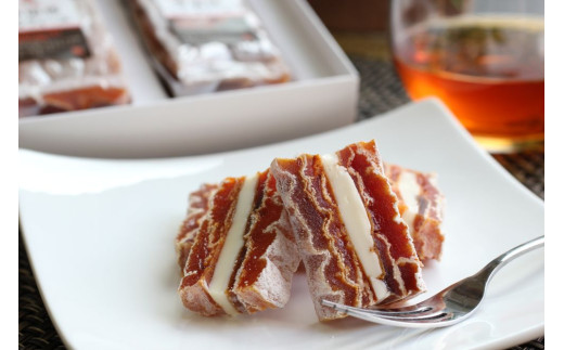 【のし付き】幻のカルピスバターを使った逸品　市田柿ミルフィーユ3本セット