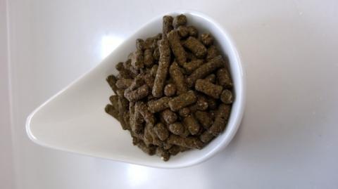 ペットのお野菜たっぷり鹿肉入りおやつ5袋セット 犬 猫 動物 餌 美味しい ご褒美 簡単 手作り ごはん ペットフード 食物繊維 高タンパク 添加物 ペレット