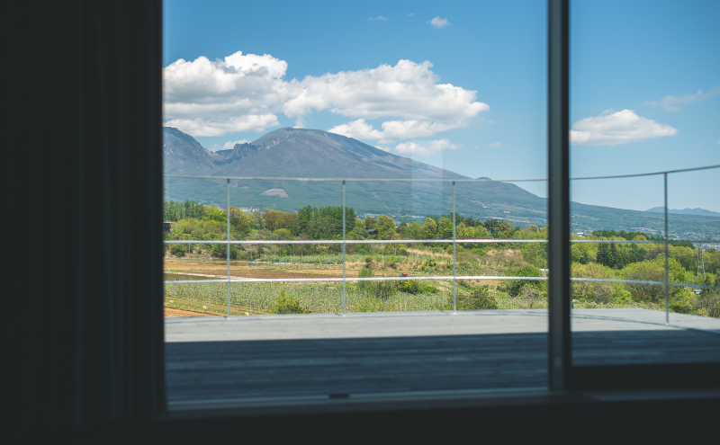 【1泊2食付・ペアリング付】 浅間山を望む薪火ダイニングsong 宿泊券（子ども1名様）長野 信州　観光 ワイン グルメ ローカルガストロノミー リフレッシュ チケット