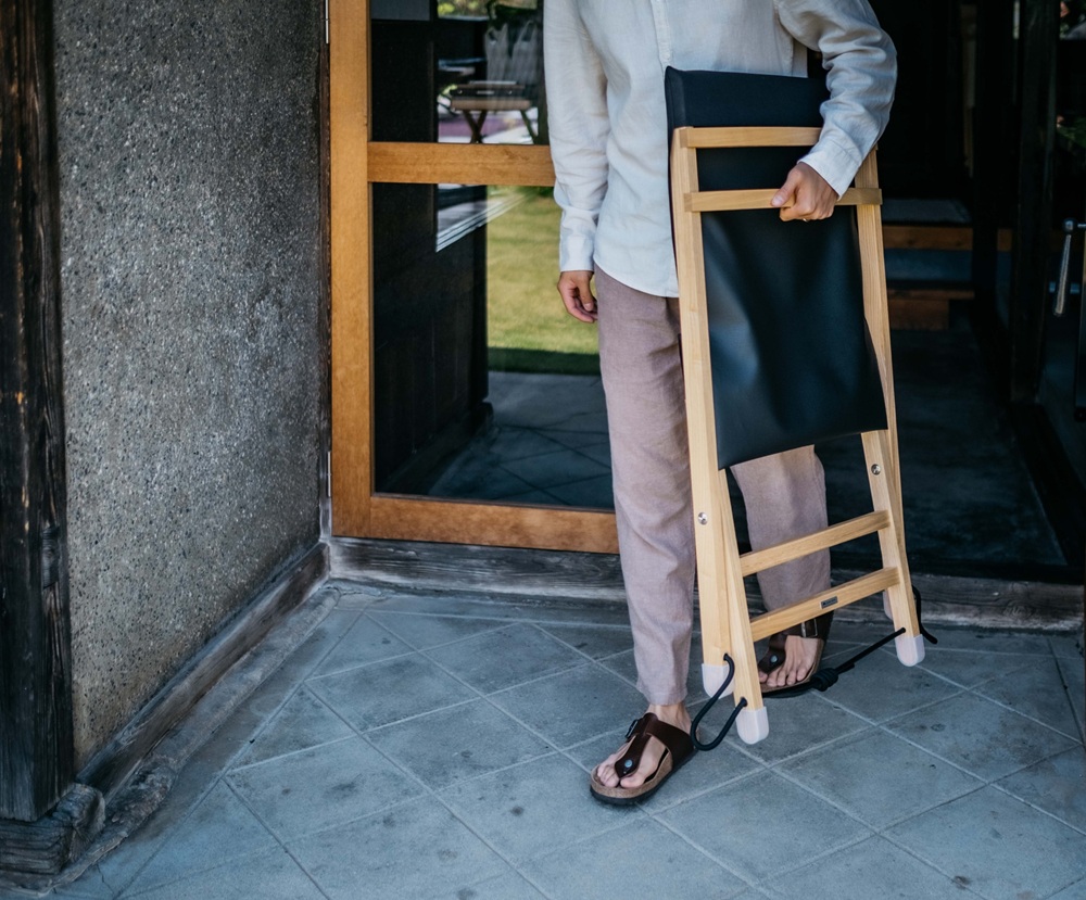 イス 木製 pioneer plants / Chair | 伊那市 信州 長野 ふるさと納税 木製品 木 椅子 いす イス チェア 無垢 ゆったり クリ【230-04】