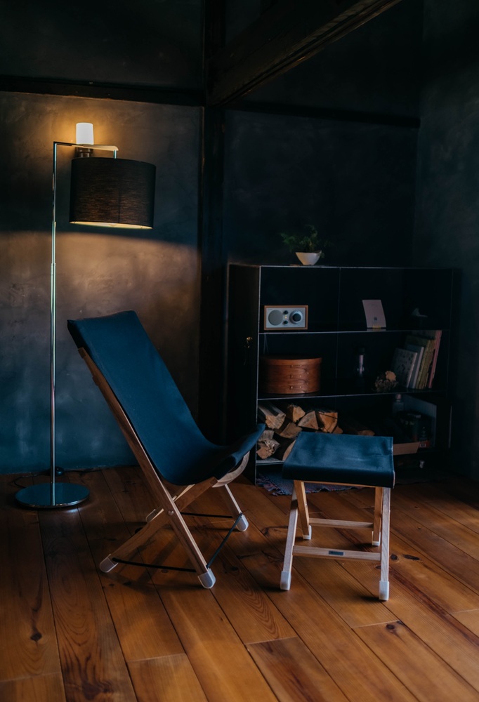 イス 木製 pioneer plants / ChairとOttomanのセット | 伊那市 信州 長野 ふるさと納税 木製品 木 椅子 いす イス チェア オットマン 無垢 ゆったり クリ セット【330-02】