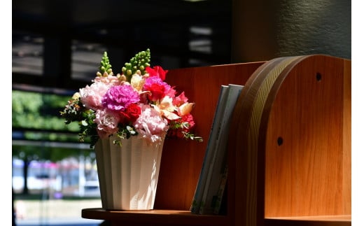 フラワーアレンジの定期便（ギフトにも）花産地伊那から全国へ　12か月｜フラワーアレンジ 伊那 花 ギフト プレゼント はな 華やか 四季 信州 ふるさと納税【230-01】