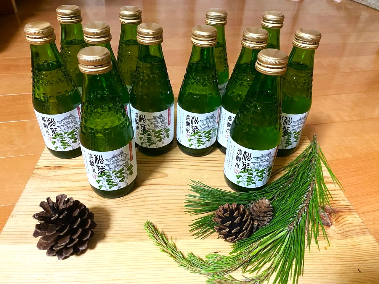 信州高遠産赤松:松葉炭酸水180ml×6本1箱 | 長野県 伊那市 松葉健康法 松葉 高遠 高遠里山の風 里山 再生 保全 松 松葉 炭酸 森林浴 信州 長野県産【010-70】