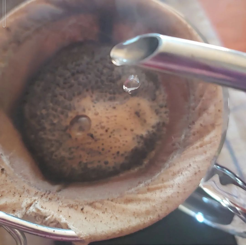 鮮度が決め手　自家焙煎コーヒー　ドリップパック　12g×10個（豆産地、煎り方お任せ）【011-50】｜自家焙煎 コーヒー コーヒー粉 挽きたて 新鮮コーヒー 香り 伊那 信州 長野 ふるさと納税