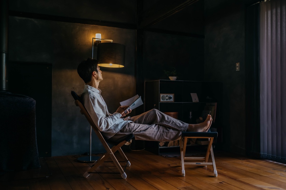 イス 木製 pioneer plants / ChairとOttomanのセット | 伊那市 信州 長野 ふるさと納税 木製品 木 椅子 いす イス チェア オットマン 無垢 ゆったり クリ セット【330-02】