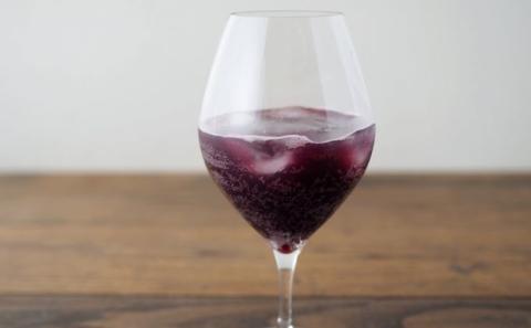 「黒ぶどう」100％スパークリングジュース（250ml×6本）