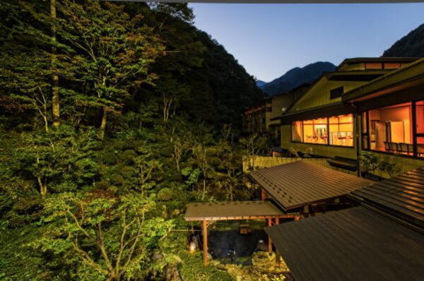 早太郎温泉「二人静」別邸一花一葉＜露天風呂付特別室＞　4名様宿泊券