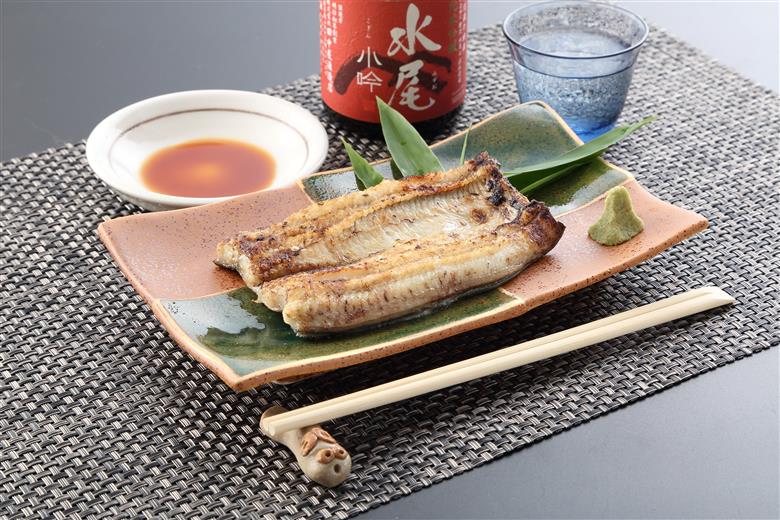 【冷凍配達】明治37年創業「本多」国産鰻白焼1尾（150g以上）・うなぎおつまみ付(Ab-007) 【冷凍】鰻白焼1尾