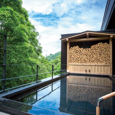 3万冊の蔵書ラウンジで大人の寛ぎを愉しむ渓谷の一軒宿「蓼科 親湯温泉」で使える宿泊券30,000円分