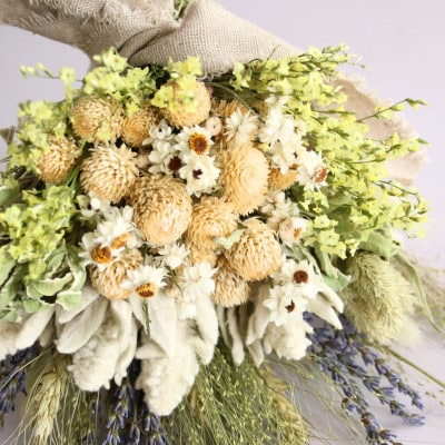 信州八ヶ岳の麓から贈る 千日紅のドライフラワースワッグM(ホワイト＆イエロー)