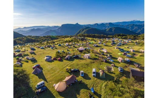 荒船パノラマキャンプフィールド(APC)　バイク１台１泊キャンプ場利用券（薪１束orクラフトビール２本付プラン）