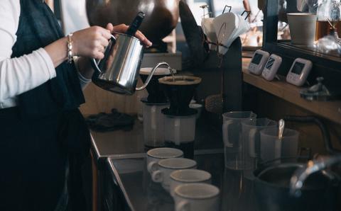 【わざわざ】「問 tou」食事 喫茶 利用券 3,000円分｜カフェ ツバメコーヒー カンパーニュ 無添加 ソーセージ ホットドック