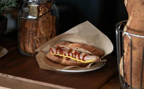 【わざわざ】「問 tou」食事 喫茶 利用券 5,000円分｜カフェ ツバメコーヒー カンパーニュ 無添加 ソーセージ ホットドック