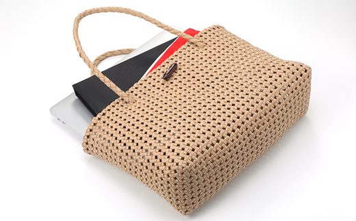 四つだたみ編みかご