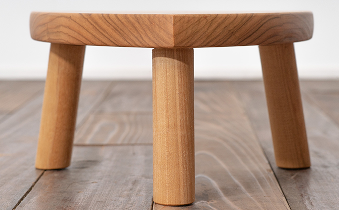 座椅子 椅子 いす 正座椅子 国産 無垢材 木製品 あぐら 正座 横座り 立て膝 インテリア 家具 軽い 持ち運び 足への負担 軽減 安心安全 堅固 リビング 和室