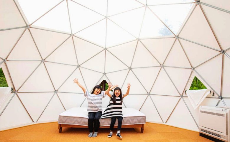 BE01-25H まつたけ小屋 アウトドア広場「梅松苑」ドームテント 平日御宿泊券 4名様まで (食事なし) // 長野県 南信州 ドームテント グランピング アウトドア キャンプ 星空