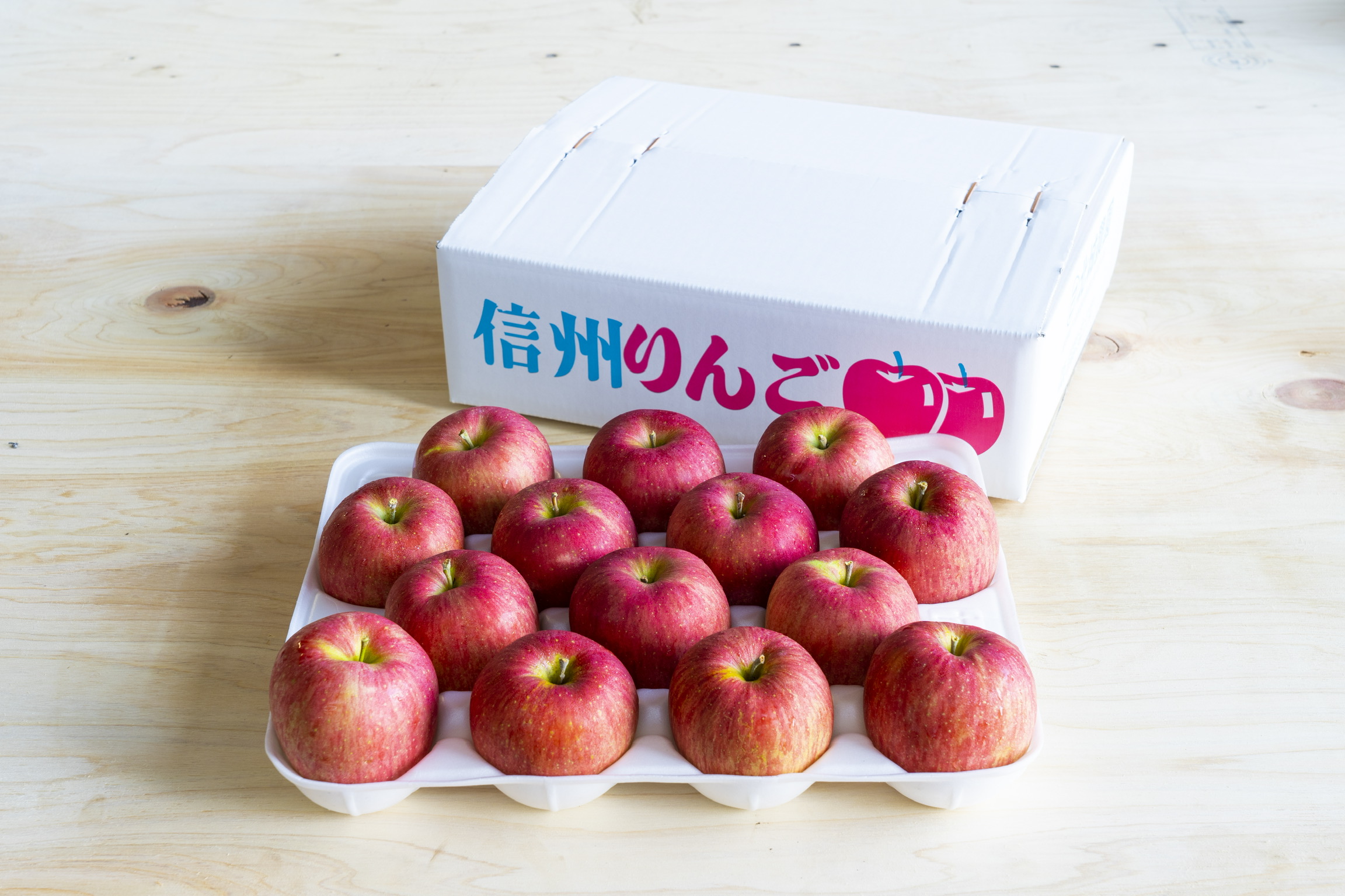 北城農園で人気の南信州産りんご（シナノスイート 11-13玉 約4kg)令和7年分先行予約 長野県 信州 高森町 農家直送 果物 くだもの 旬のりんご