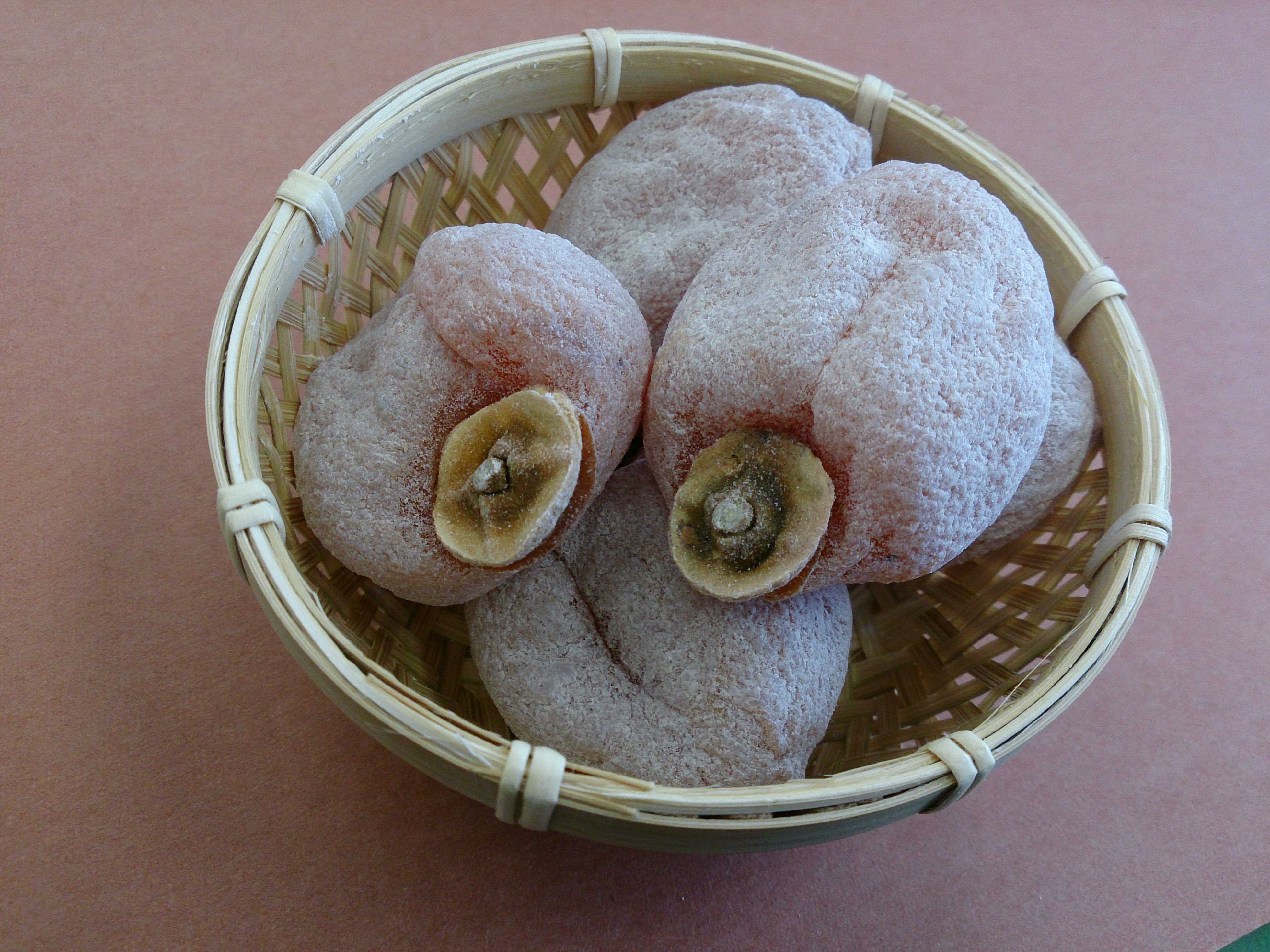 【市田柿専門店 金の柿】黒箱「特秀品」2Lサイズ30個入り 2026年1月発送開始 長野県 信州 南信州 高森町 柿 干し柿 かき 高級 和菓子 お茶請け 個包装 贈答 プレゼント ギフト ドライフルーツ 自然食品 アグリスタくましろ