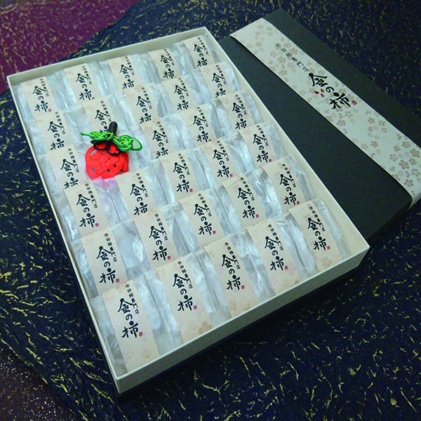 【市田柿専門店 金の柿】黒箱「特秀品」2Lサイズ30個入り 2026年1月発送開始 長野県 信州 南信州 高森町 柿 干し柿 かき 高級 和菓子 お茶請け 個包装 贈答 プレゼント ギフト ドライフルーツ 自然食品 アグリスタくましろ